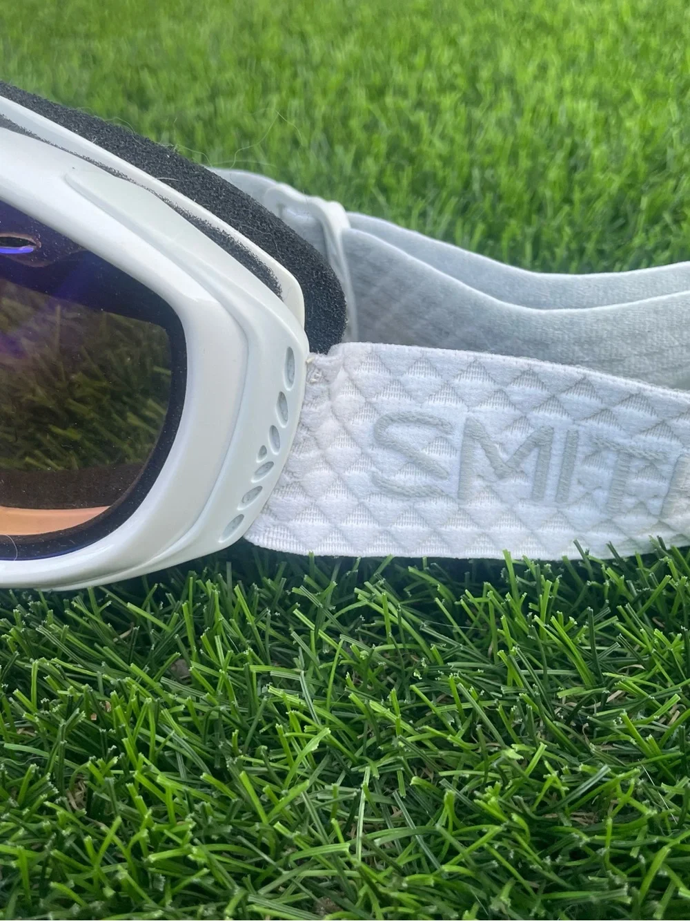 SMITH White Ski/Snow Goggles with Blue Mirrored Lens